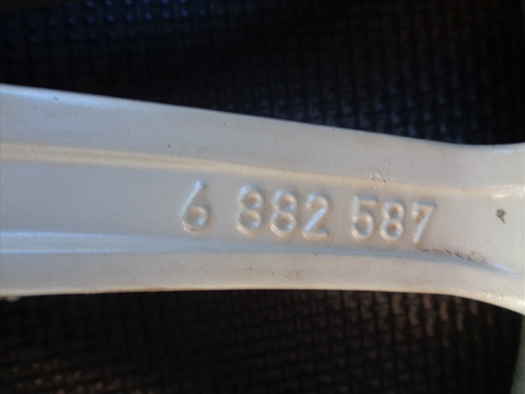 BMW gyári alufelni 17-es, 5×120-as osztó szenzorral szép állapotban eladó.  8. kép