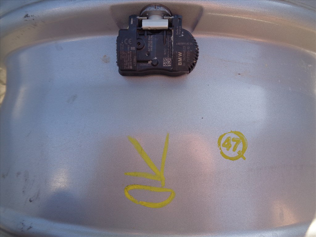 BMW gyári alufelni 17-es, 5×120-as osztó szenzorral szép állapotban eladó.  10. kép