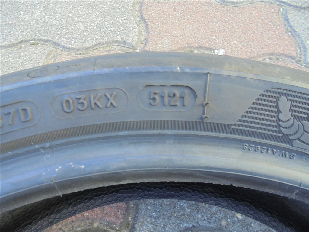 17" újszerű Michelin motorgumi gumi  4. kép