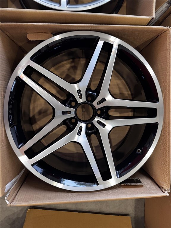 R21 Original Mercedes 9J ET53 - A166 401 2102 / A1664012102 3db felni alufelni 3. kép