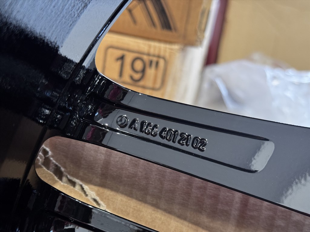 R21 Original Mercedes 9J ET53 - A166 401 2102 / A1664012102 3db felni alufelni 18. kép