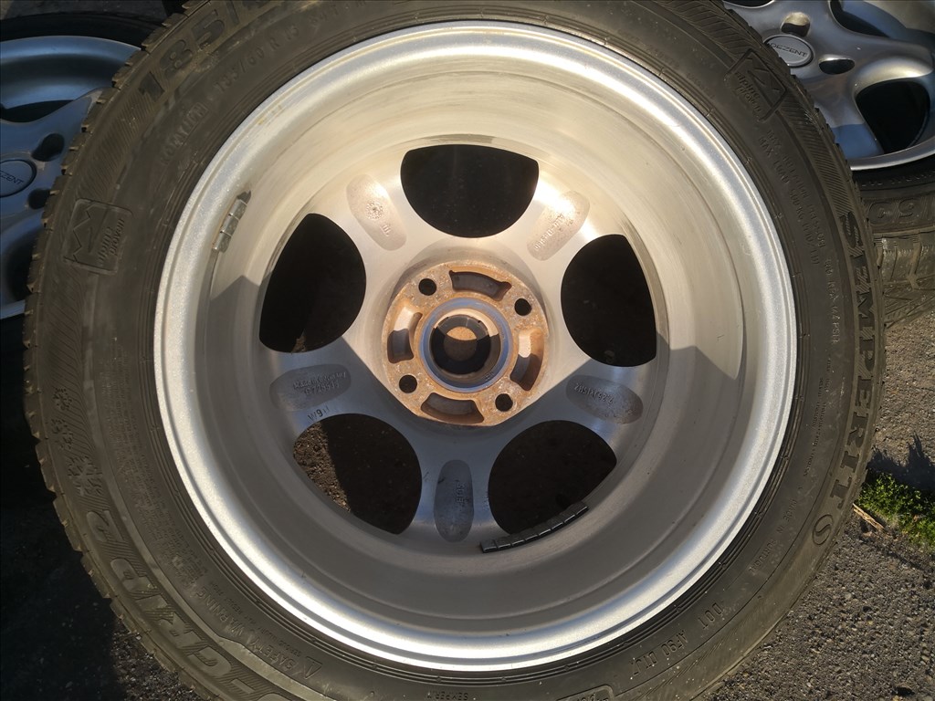 15-ös Dezent alukerék 4x114.3-as lyukosztású 8. kép