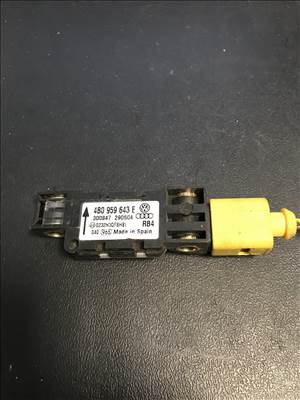 Audi A3 (8P) ütközés érzékelő 4b0959643e