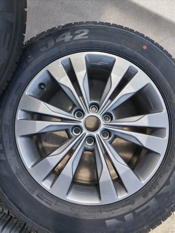 Nissan Navara 6x114.3 18" alufelni, 255/60 Nexen nyári gumi  2. kép