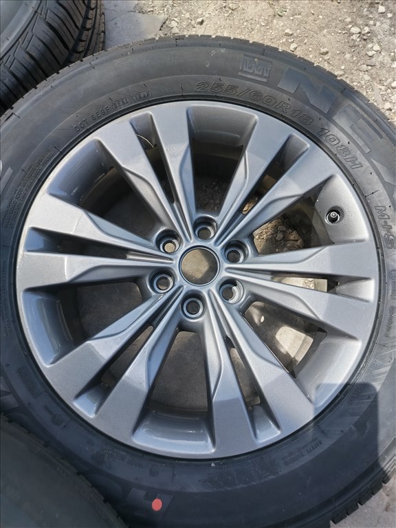 Nissan Navara 6x114.3 18" alufelni, 255/60 Nexen nyári gumi  3. kép