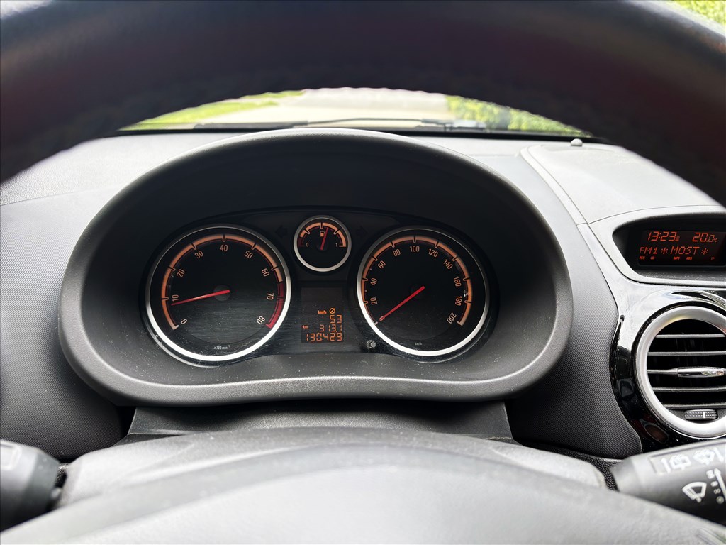 Opel Corsa D 1,4 benzin 2. kép