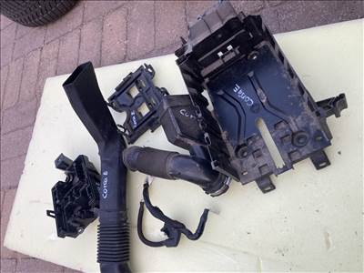 Opel Corsa E 1,4 benzin motortér alkatrészek