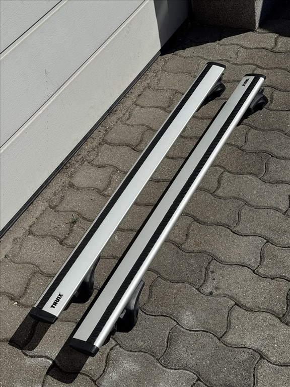 Thule Wingbar tetőcsomagtartó nyitott tetőkorlátos típusokhoz .  2. kép