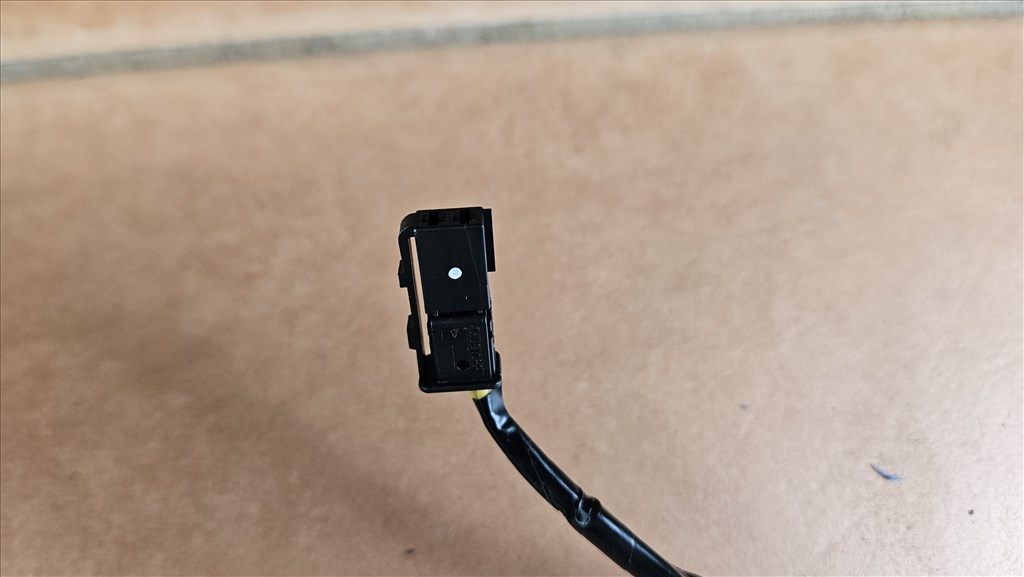 Opel Mokka Csomagtérajtó mikrokapcsoló  95147493 3. kép