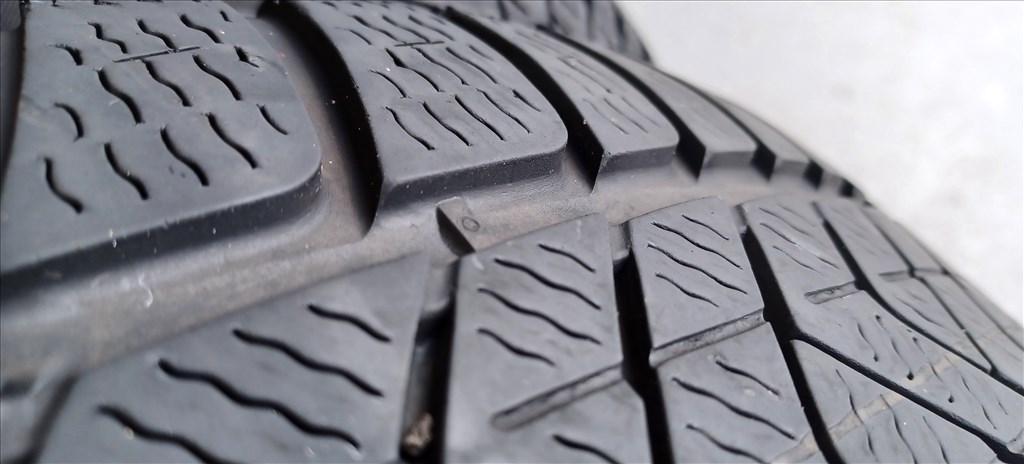  Pirelli Sottozero3 RSC MOE 245/45 R18 téli gumik 4db 3. kép