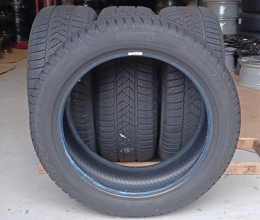  Pirelli Sottozero3 RSC MOE 245/45 R18 téli gumik 4db 4. kép