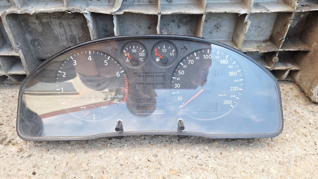 Audi A4 (B5 - 8D) kilóméteróra  1. kép