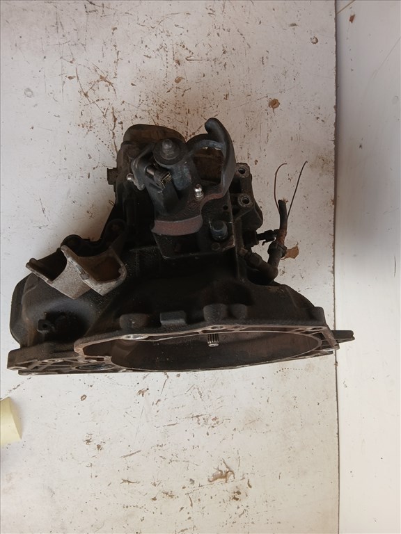 Opel Zafira B Benzines Váltó Z16xep 5 sebességes 2. kép