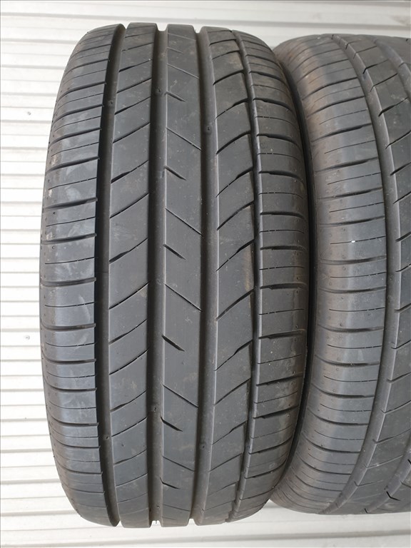  215/45 16 Kumho Ecsta 4. kép