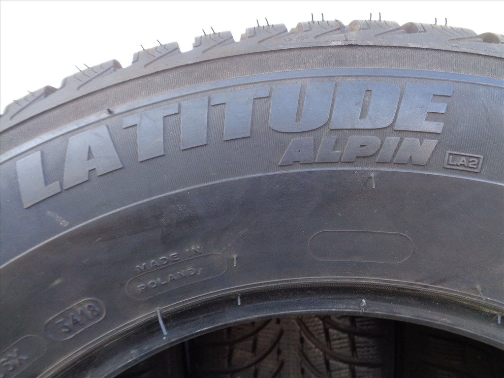 Michelin 215/70R6  téli gumi garnitúra jó állapotban eladó.  7. kép