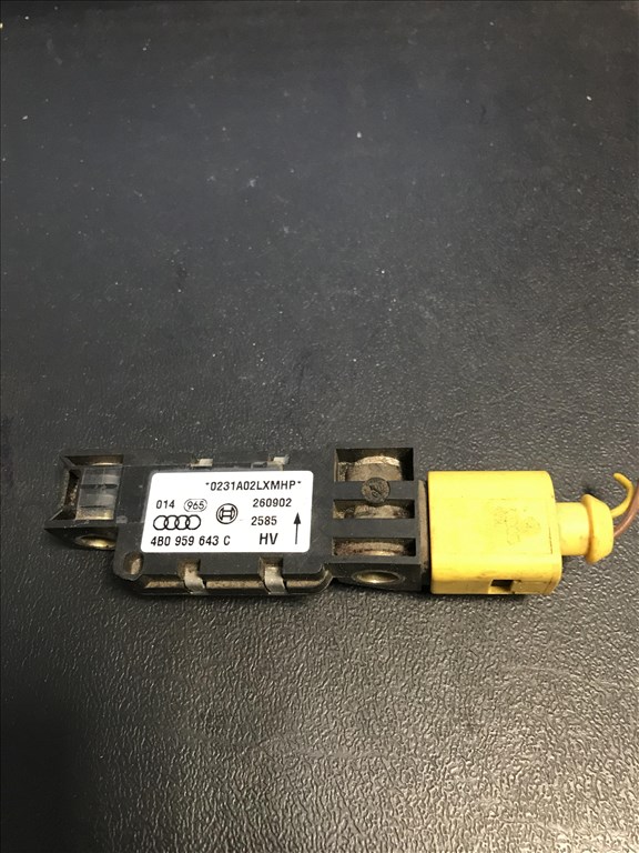 Audi A3 (8P) ütközés érzékelő 4b0959643c 1. kép