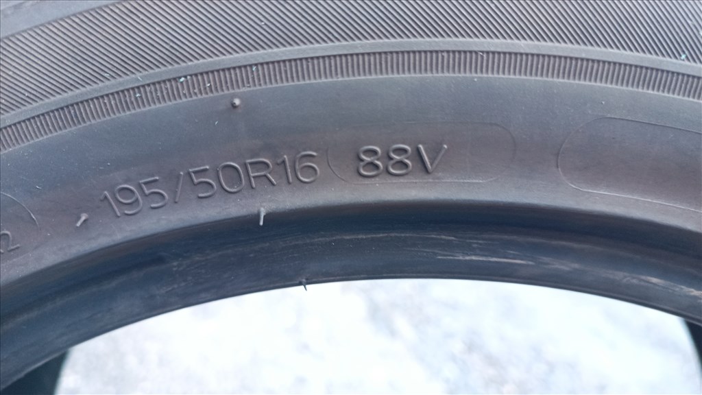 2db 195/50 R16 88V* használt Hankook Kinergy 4S négyévszakos gumi. 7. kép