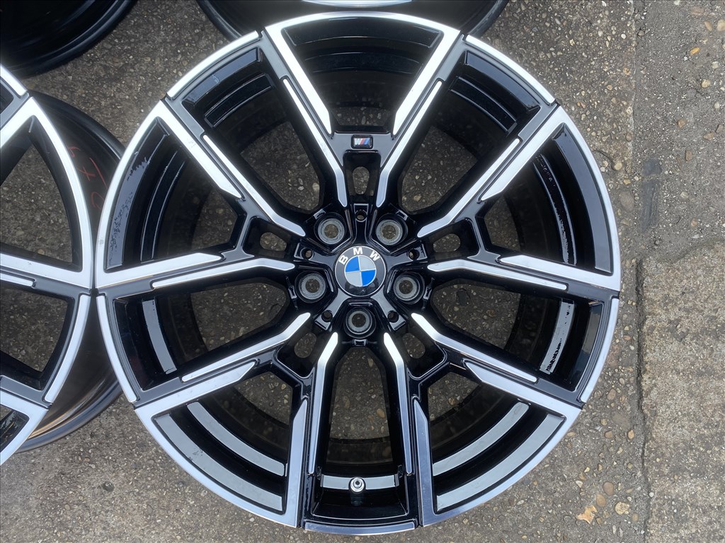 4db gyári 19" BMW 4 i4 G26 Styling 859M alufelni. (4079) 2. kép