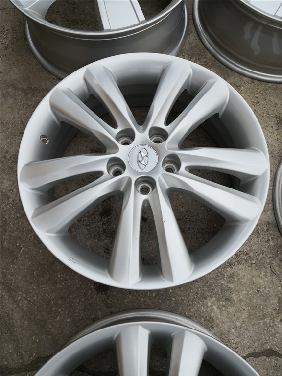 5x114,3 18 Gyári Hyundai alufelni 150000ft a 4db/26/ 1. kép