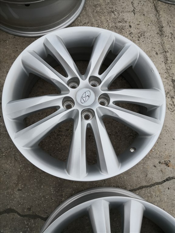 5x114,3 18 Gyári Hyundai alufelni 150000ft a 4db/26/ 2. kép