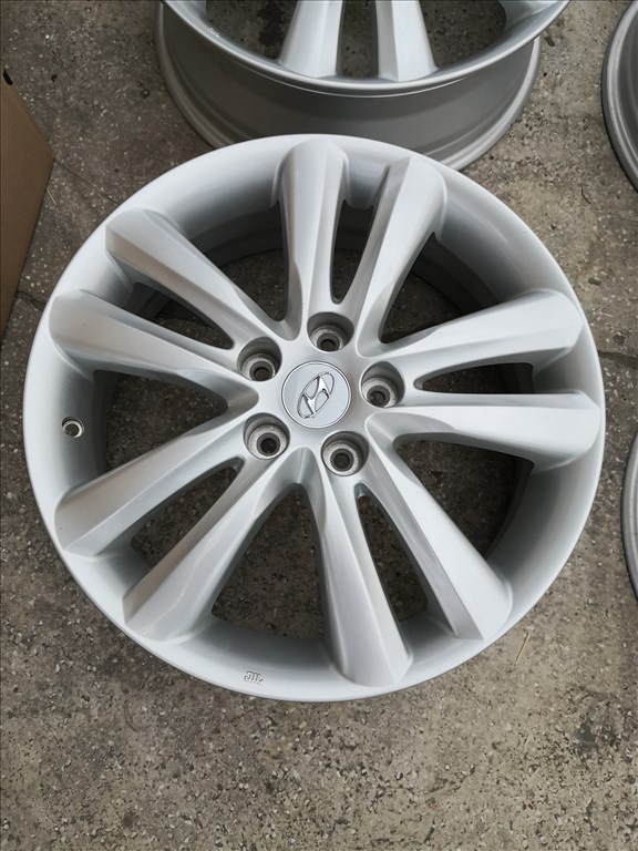5x114,3 18 Gyári Hyundai alufelni 150000ft a 4db/26/ 3. kép