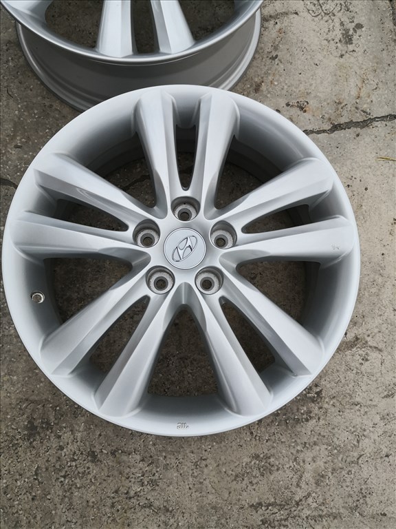 5x114,3 18 Gyári Hyundai alufelni 150000ft a 4db/26/ 4. kép
