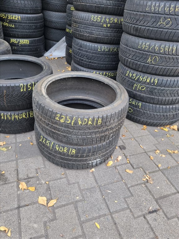  225/4018" használt Falken Eurowinter HS449 téli gumi 2db  1. kép