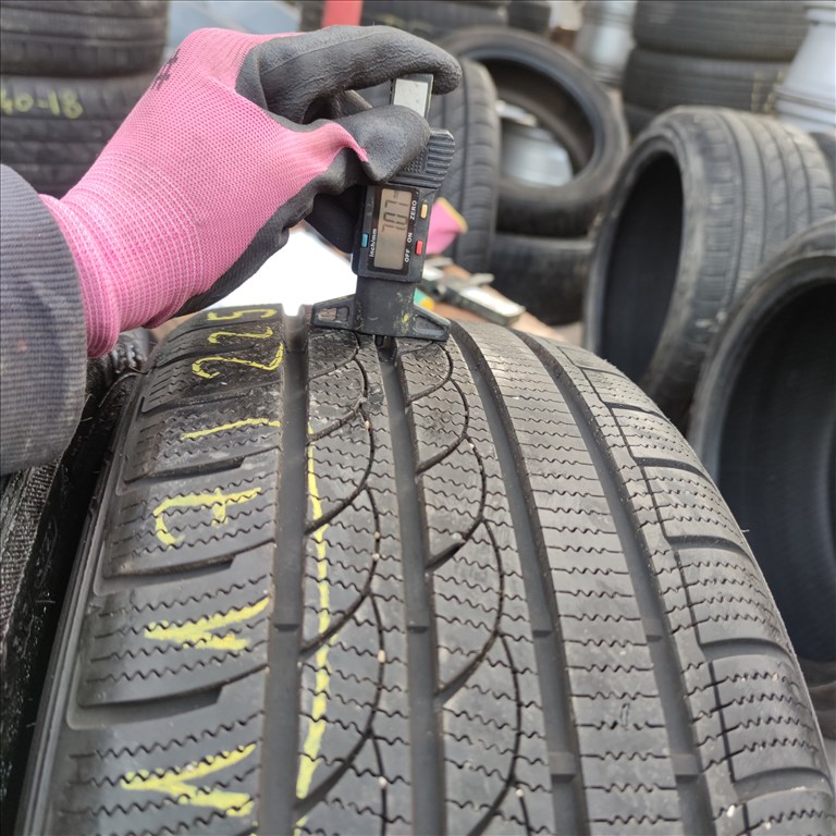 225/40 R18 Tracmax téli gumi 88000ft a 4db/117/ 4. kép