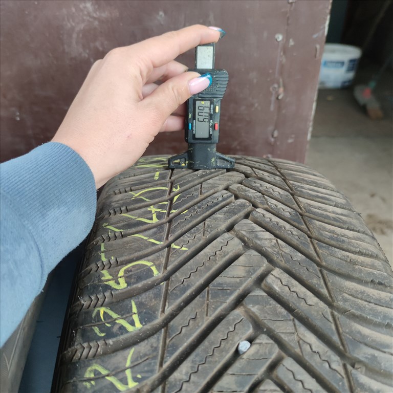  225/40 R18 Hankook négyévszakos gumi 30000ft a 2db/294/ 2. kép