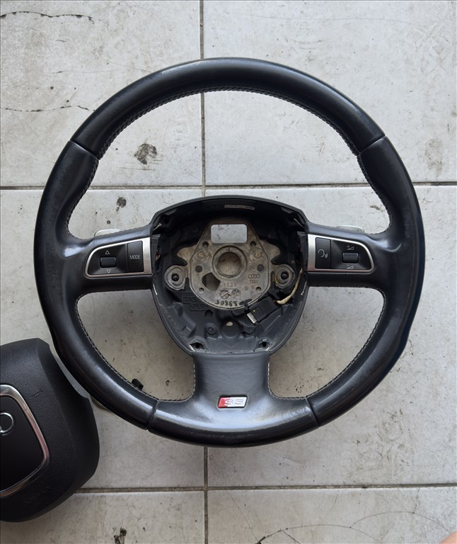 Audi S5 multikormány F1 váltó légzsákkal 62280182a 1. kép