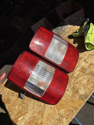 Volkswagen Caddy III Hátsó lámpa 