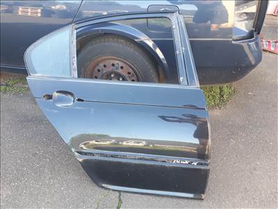 BMW 3-as sorozat E46 Sedan fekete jobb hátsó üres ajtó (színkód nem ismert)