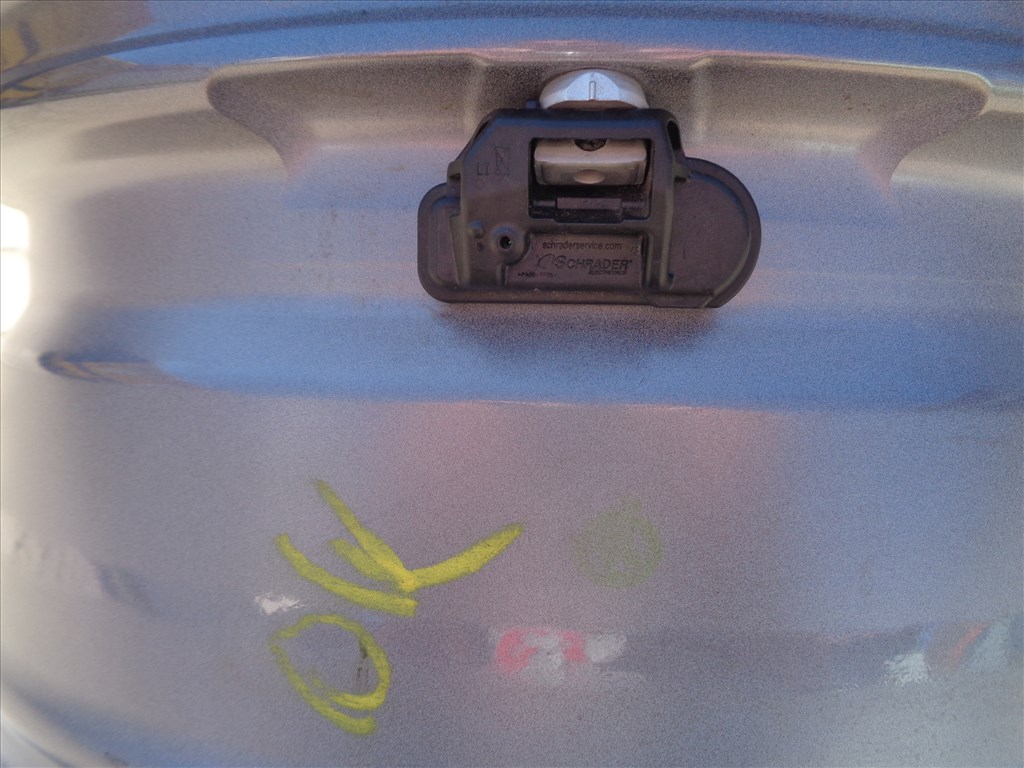 Mercedes gyári alufelni 17-es, szenzorral, grafit-polir újszerűen eladó.  8. kép