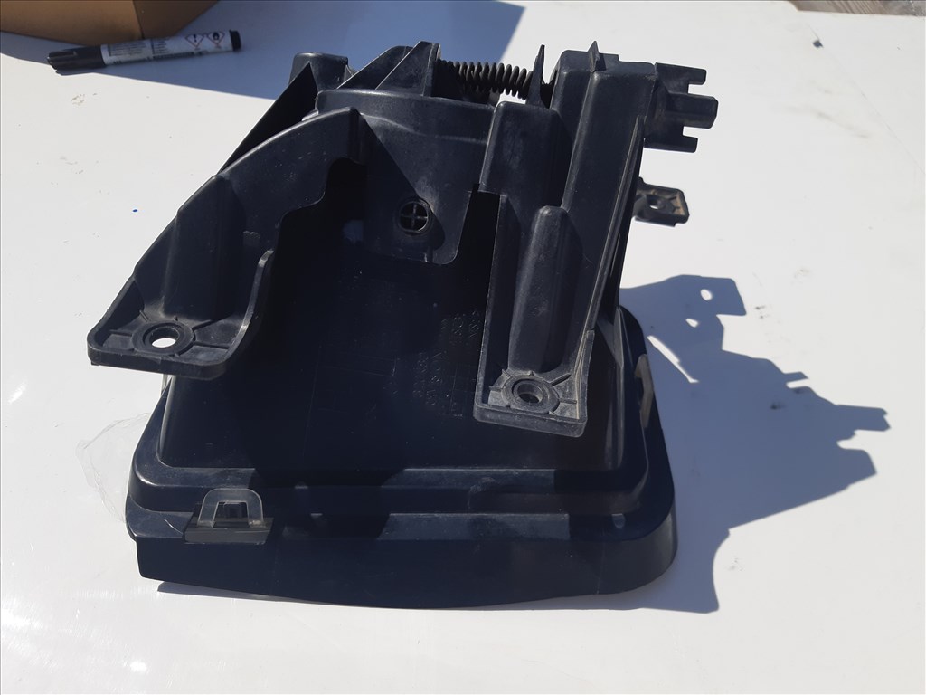 Dodge Ram 1500 Pick-up DS (2017) jobb első gyári ködlámpa  68104820af 320480 4. kép