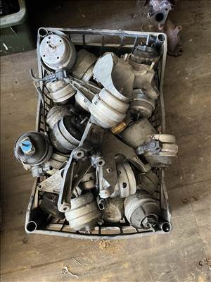 Audi A4 (B6/B7) Sima motortartó bakok