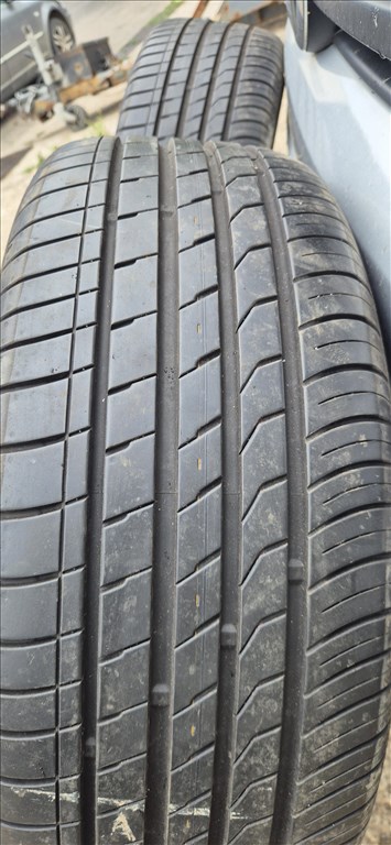  5x114.3 lyukosztású 17" újszerű alufelni, rajta 215/55 használt Nexen nyári gumi gumi  6. kép