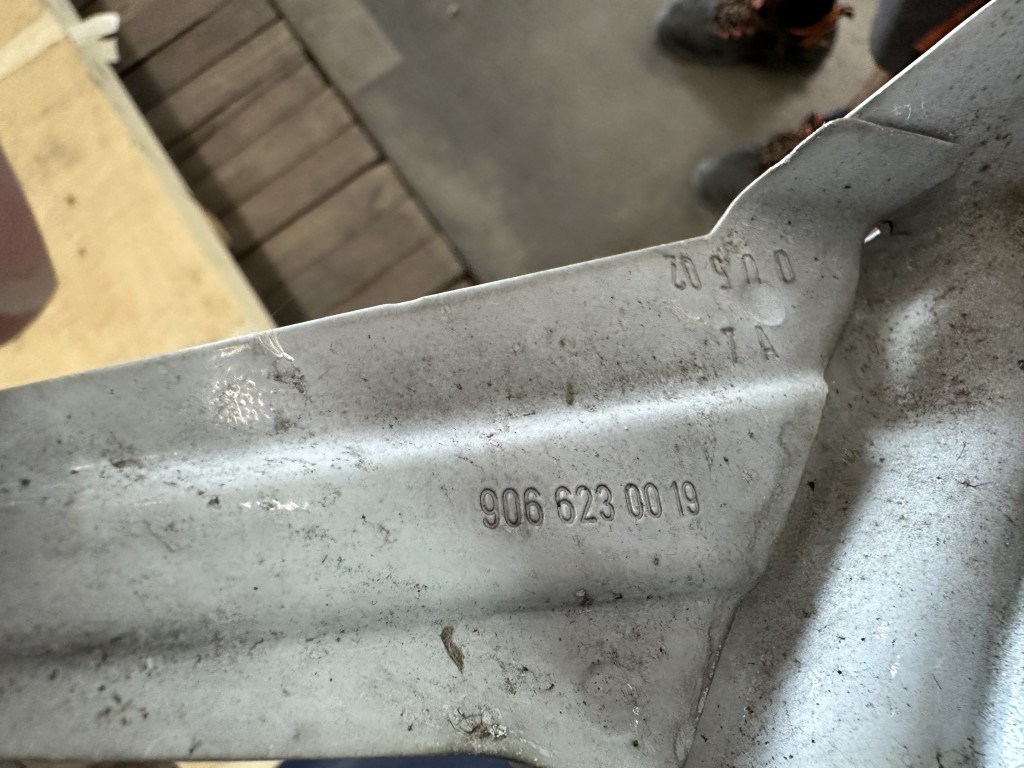 Mercedes Sprinter W906 Bajuszléc  9066230019 6. kép