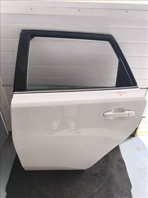 Toyota Auris (E180) bal hátsó kombi