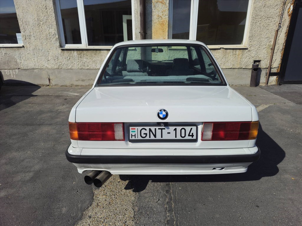 Eladó BMW 318i (1766 cm³, 105 PS) (E30) 4. kép