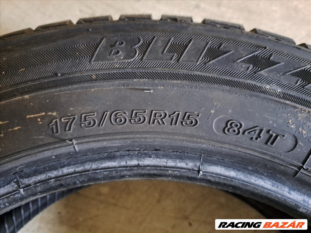 2db 175/65 R15 Bridgestone Blizzak LM-30 téli gumi eladó!!! ára! 6000Ft/db Állapota: 7mm minta 5. kép