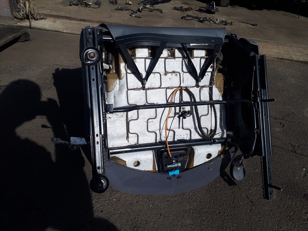 Renault Clio II 5 ajtós jobb első légzsákos ülés  9. kép