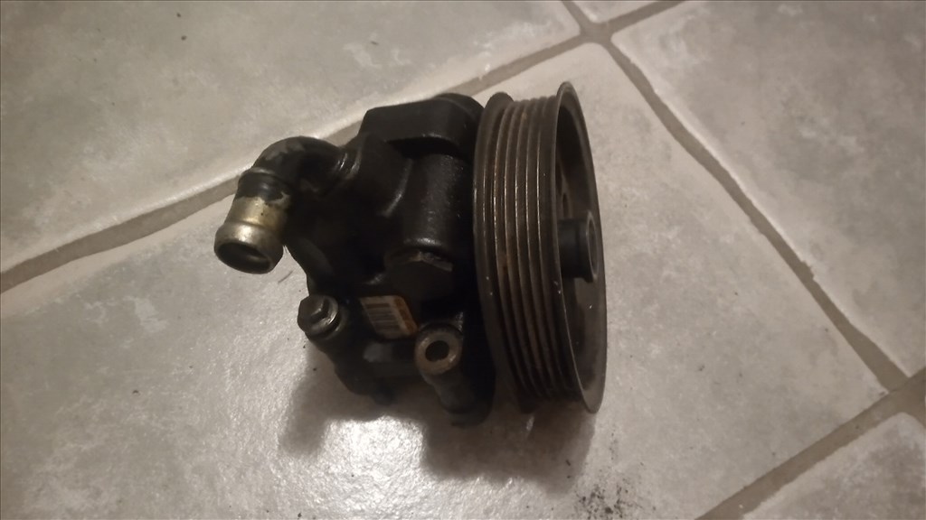 Ford Focus Mk1 1.8 TDDi Kormány szervó szivattyú  2. kép