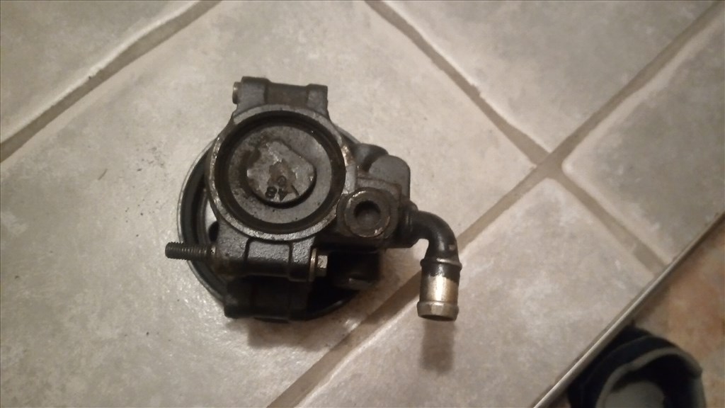 Ford Focus Mk1 1.8 TDDi Kormány szervó szivattyú  3. kép