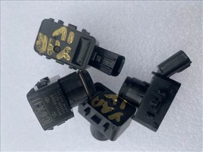 Toyota Yaris (XP210) PDC szenzor