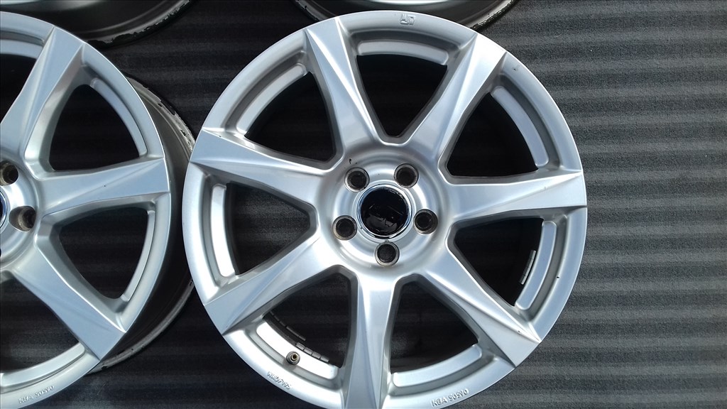  5x108 lyukosztású 8J 18" használt OZ alufelni Ford Volvo 2. kép
