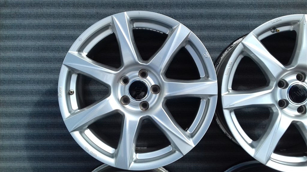  5x108 lyukosztású 8J 18" használt OZ alufelni Ford Volvo 4. kép