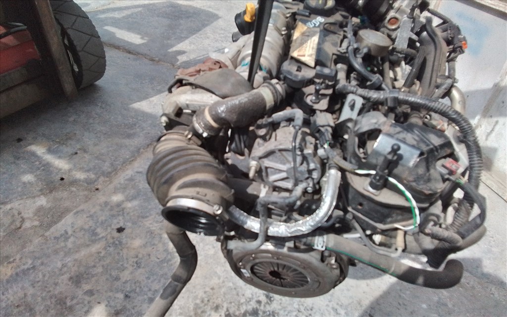 Ford Focus Mk3 fűzött blokk + hengerfej, motorkód: XWDB 2. kép