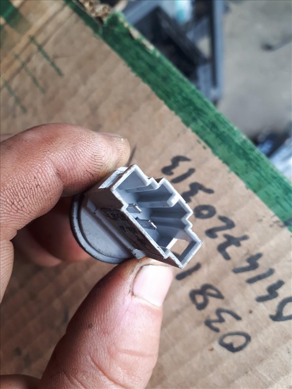 Audi A4 (B6) hőmérséklet érzékelő 1J0 907 543 1j0907543 2. kép