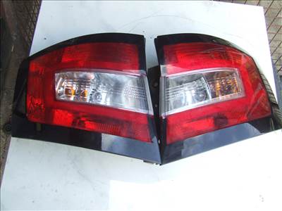 Skoda Fabia III Combi 1.0 MPI hátsó lámpa 