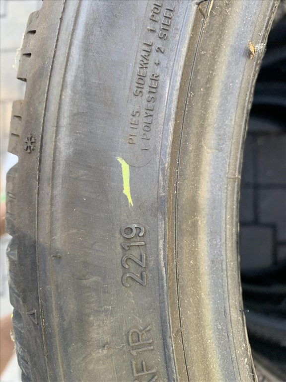  225/4518" újszerű Dunlop téli gumi  2. kép